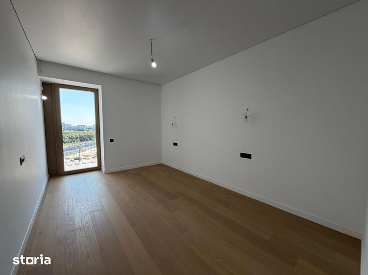 Apartament cu 4 camere decomandat în Pipera
