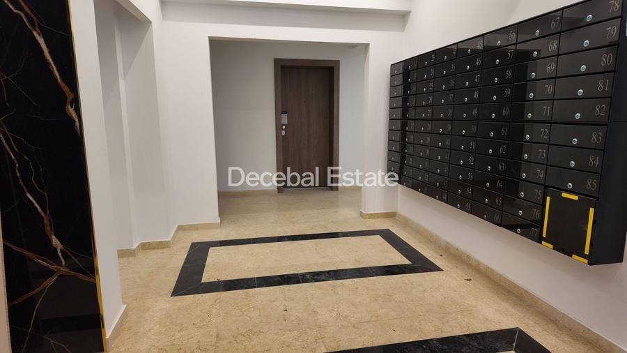 Apartament cu 3 camere semidecomandat, mobilat în Nord