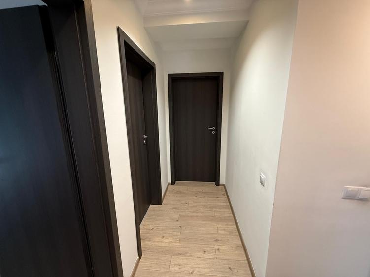 Apartament cu 4 camere decomandat în Drumul Taberei