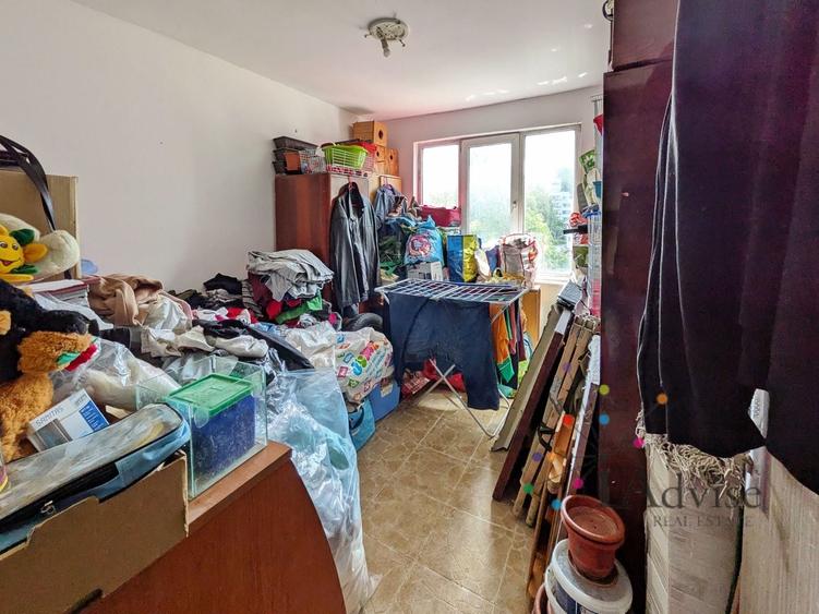 Apartament cu 4 camere decomandat în Dârste