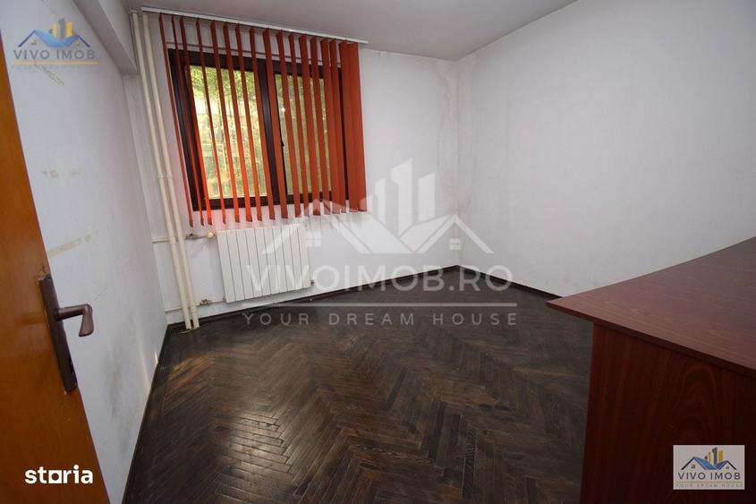 Apartament cu 3 camere semidecomandat în Titan