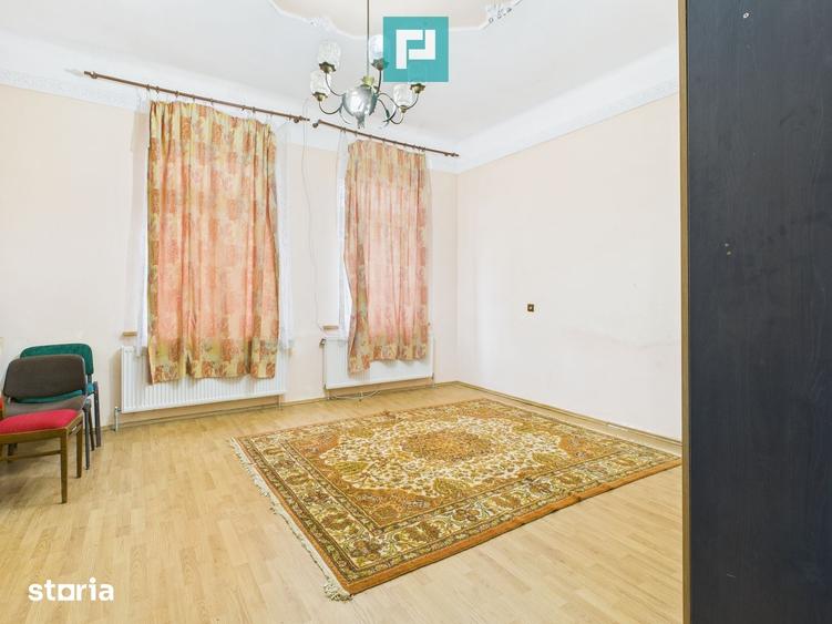 Casă cu 7 camere cu Teren 2703 Mp în Mașloc