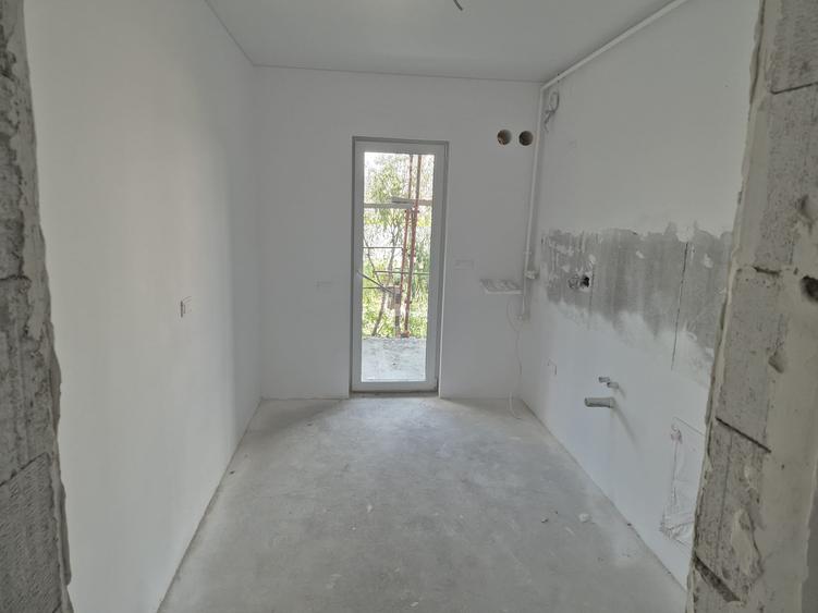 Apartament cu 2 camere în Apărătorii Patriei