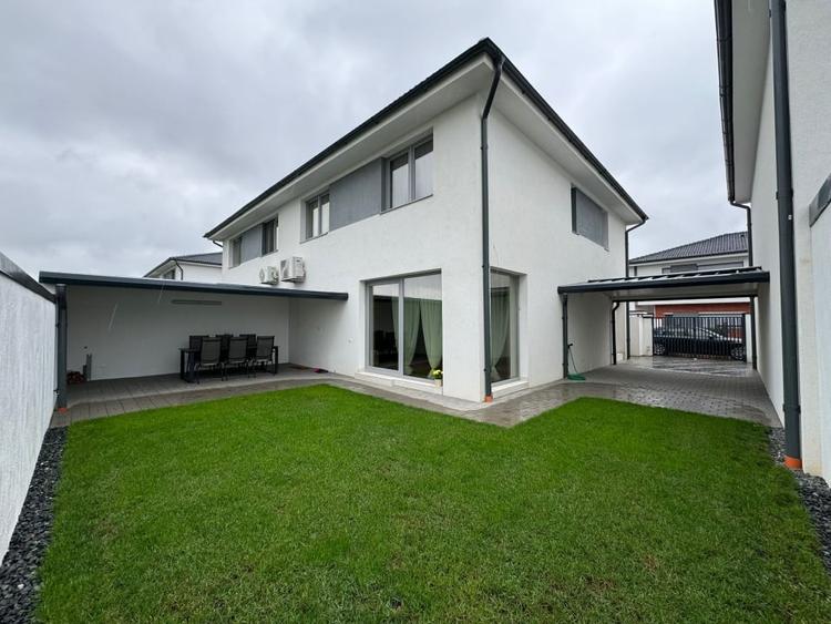 Duplex cu 4 camere cu Canalizare în Șelimbăr