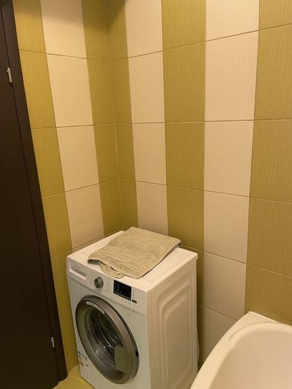 Garsonieră decomandată în Roșu