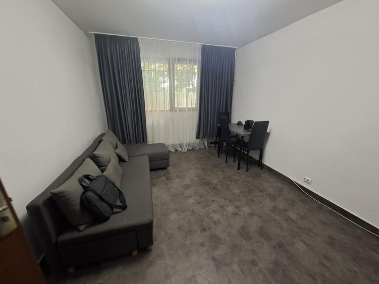 Apartament cu 2 camere decomandat în Colentina