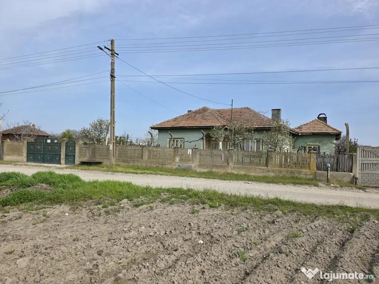 Casă cu 3 camere în Central