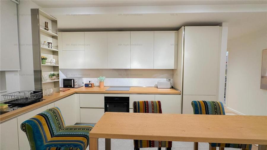 Apartament cu 3 camere decomandat, mobilat în Tractorul