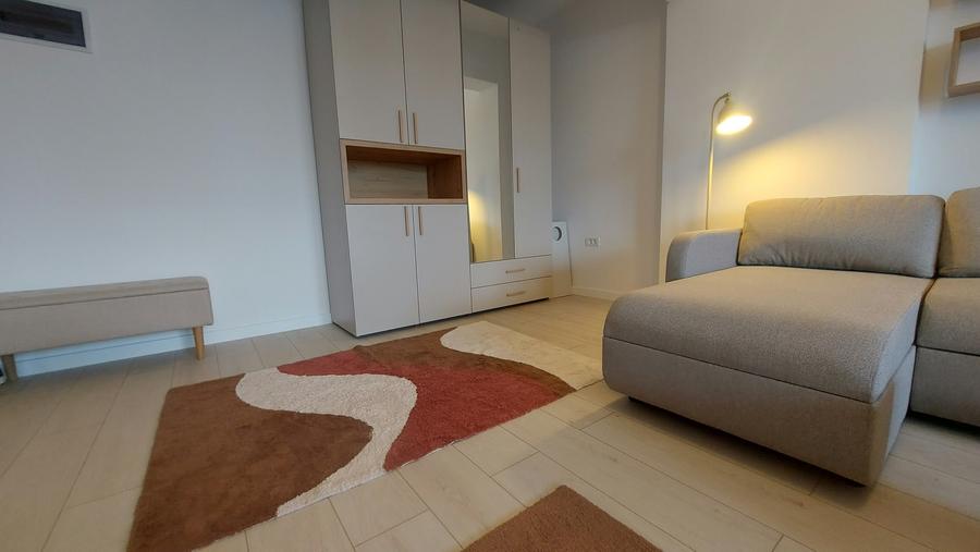 Apartament cu 2 camere semidecomandat în Berceni