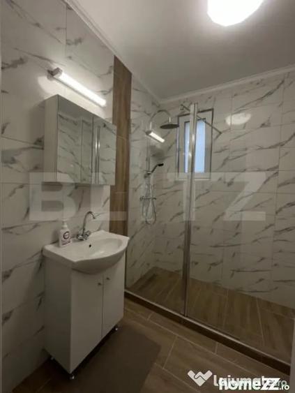 Apartament cu 3 camere semidecomandat în Florești