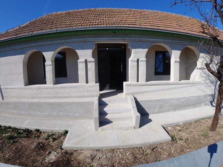 Casa la pret de apartament 4 camere, teren 1770 mp, renovata - 1