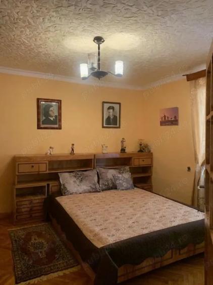 Vand casa si teren , str.Muresului - 10
