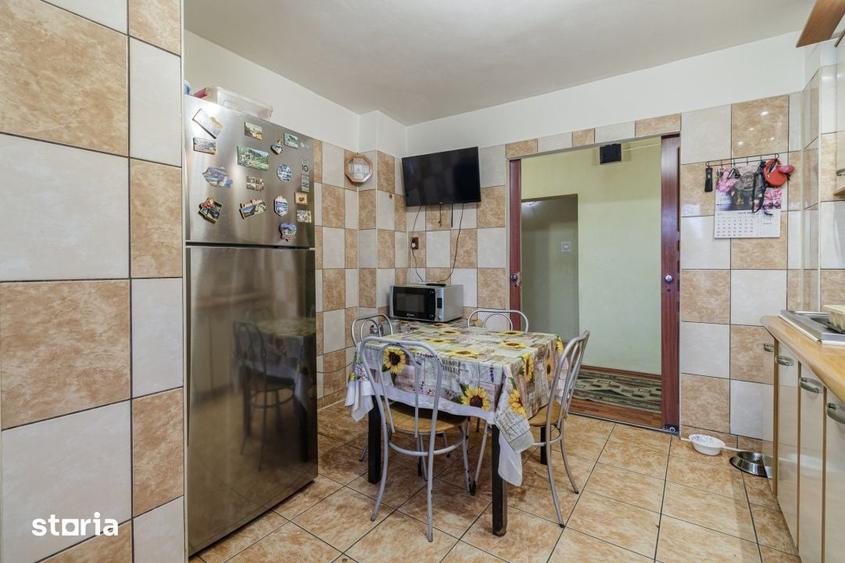 Apartament cu 3 camere decomandat în Central — fotografia 3