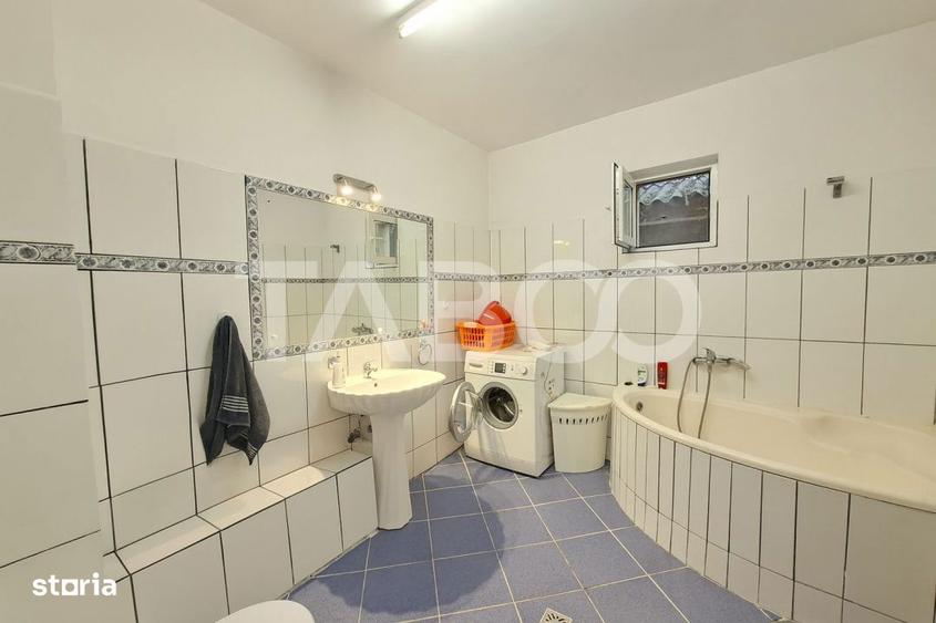 Apartament cu 3 camere decomandat, mobilat în Turnișor