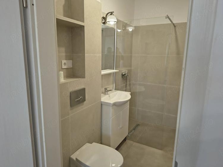 Apartament cu 3 camere decomandat în Cetate