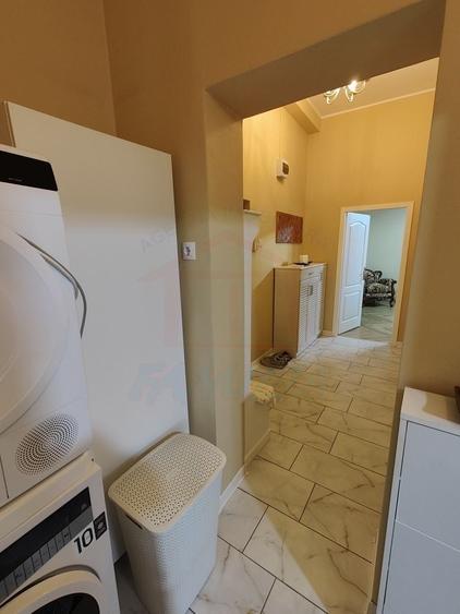 Apartament cu 2 camere decomandat, mobilat în Central