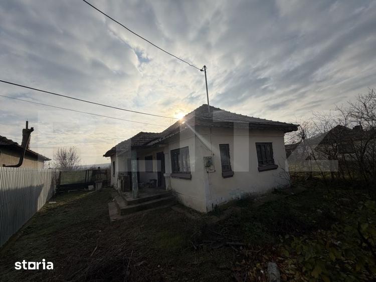 Teren de 2223 mp, în Central