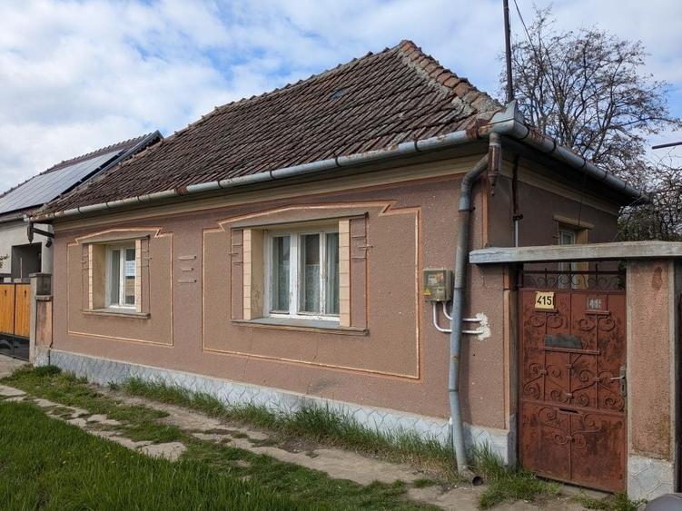 Casă cu 3 camere în Cetariu