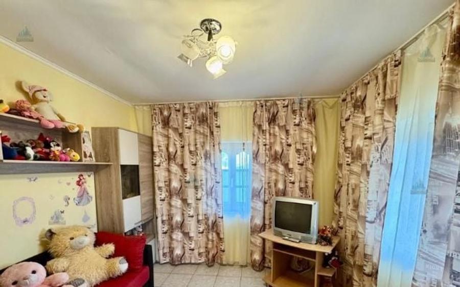 Casă individuală cu 5 camere cu Canalizare în Frătești