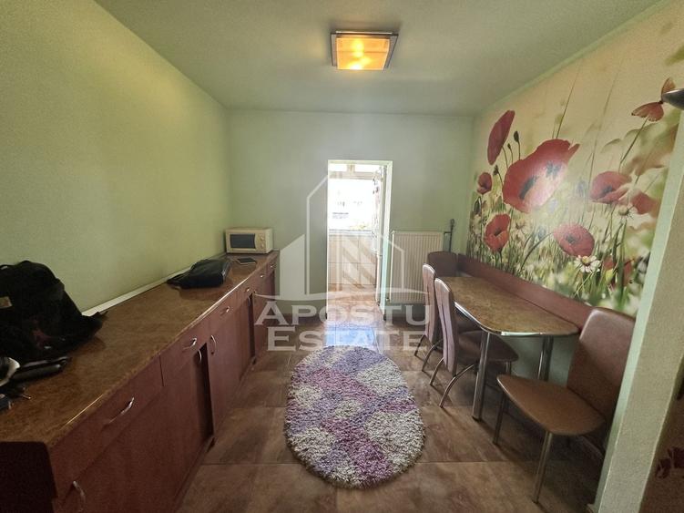 Apartament cu 2 camere decomandat, mobilat în Girocului