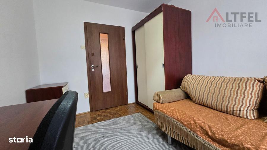 Apartament cu 4 camere decomandat, mobilat în Central