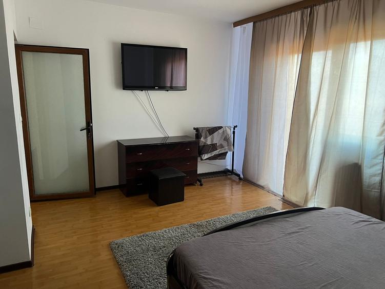 Casă cu 5 camere cu Canalizare în Ovidiu