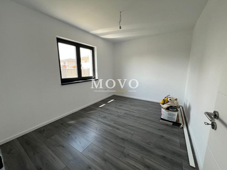 Duplex cu 5 camere cu Garaj în Chișoda