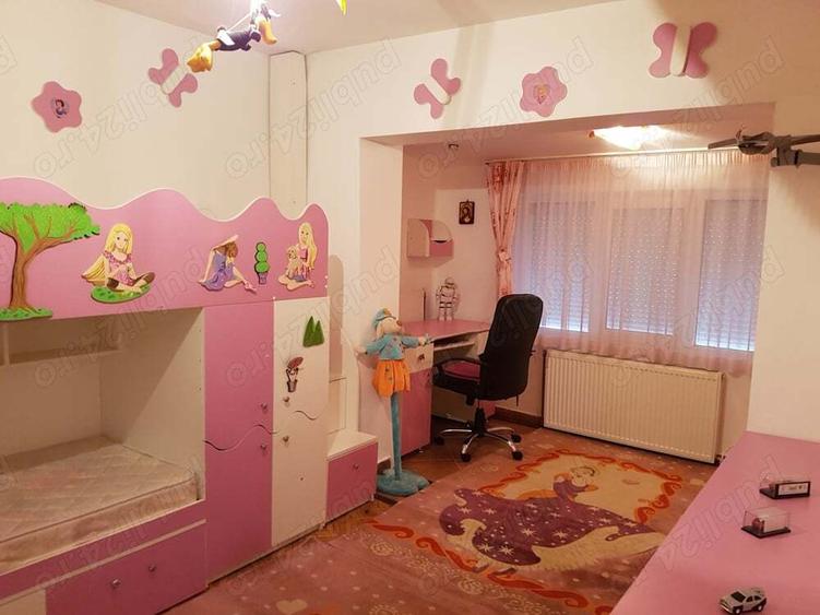 Apartament cu 3 camere decomandat în Lipovei