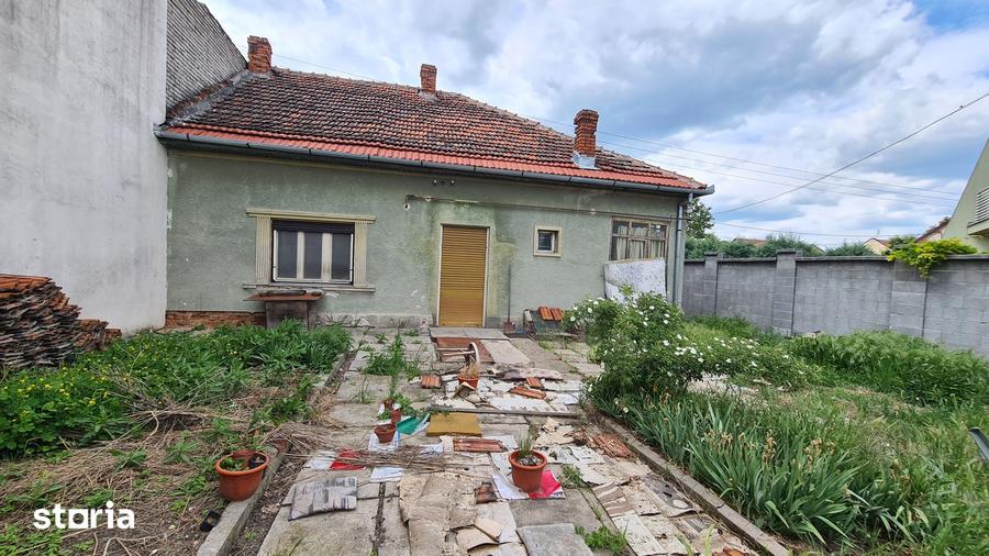 Casă cu 2 camere cu Teren 884 Mp în Pârneava