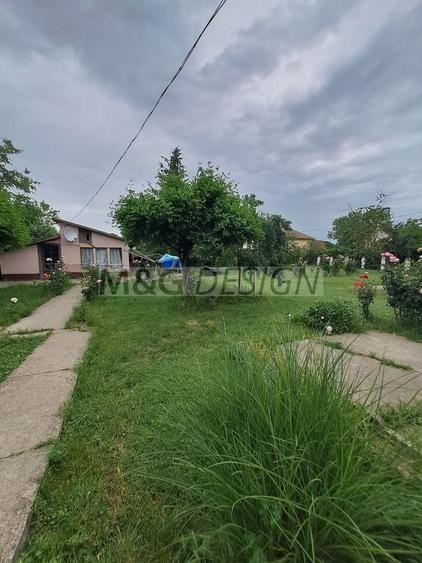 Casă individuală cu 7 camere cu Canalizare în Sânmartinu Sârbesc
