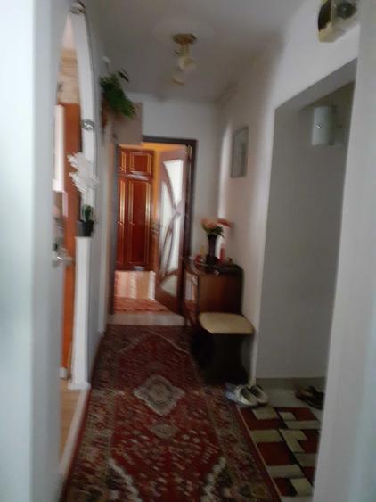 Apartament cu 3 camere decomandat în Exterior Vest