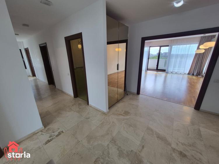 Apartament cu 4 camere decomandat în Est