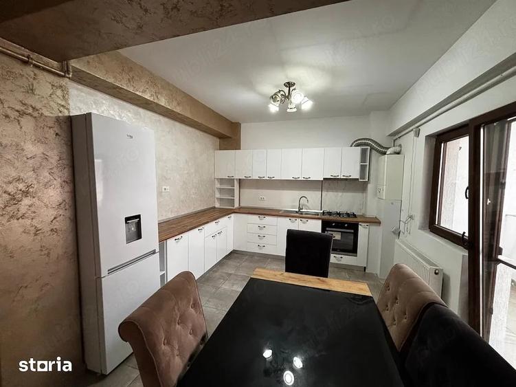 Apartament cu 3 camere decomandat, mobilat în Central
