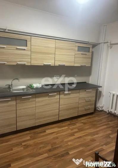 Apartament cu 2 camere decomandat în Trocadero