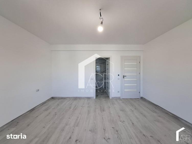 Casă cu 5 camere cu Teren 550 Mp în Păulești