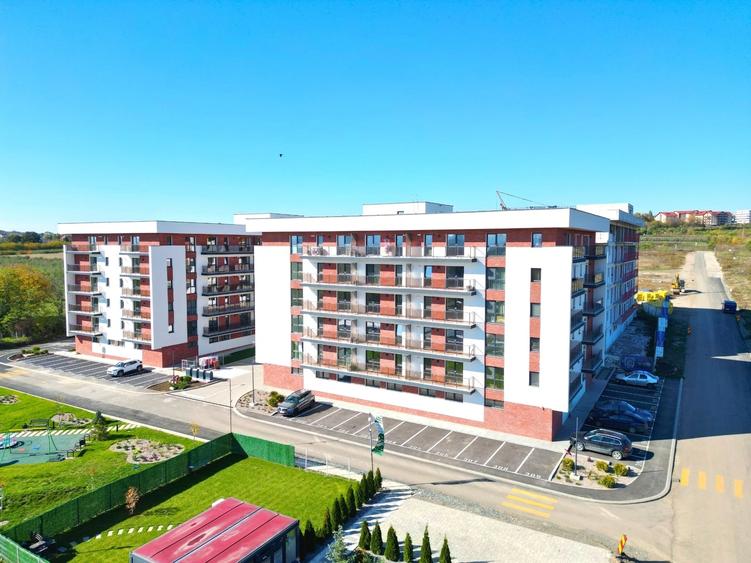 Apartament cu 3 camere semidecomandat în Galata
