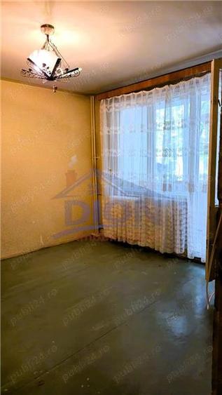 Apartament cu 3 camere decomandat în Drumul Taberei