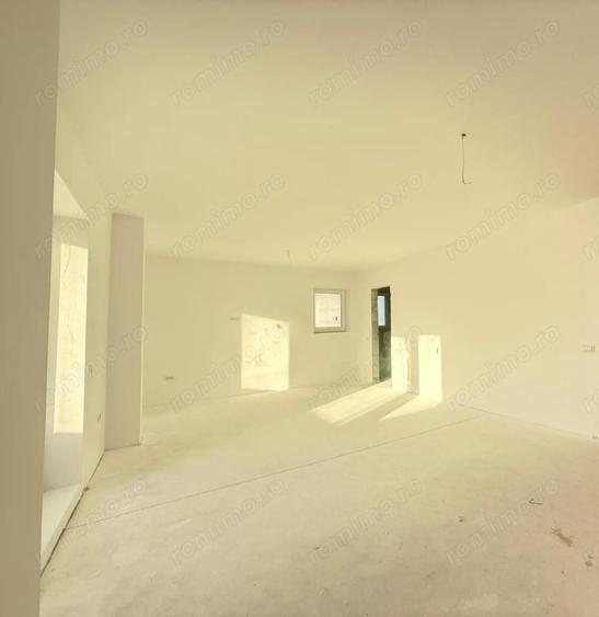 Apartament cu 3 camere decomandat în Doamna Ghica