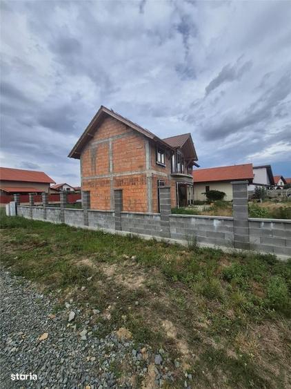 Casă cu 4 camere în Urseni