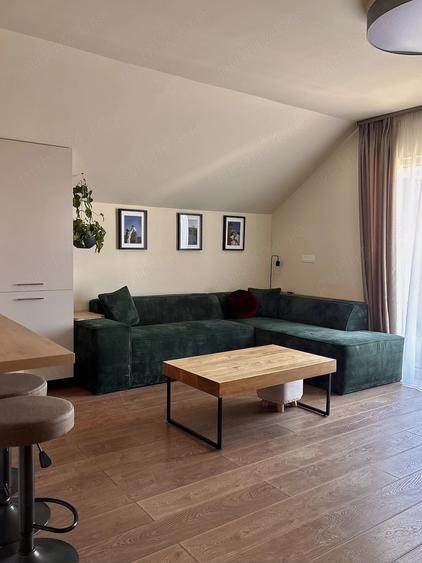 Apartament cu 3 camere decomandat în Dumbrăvița
