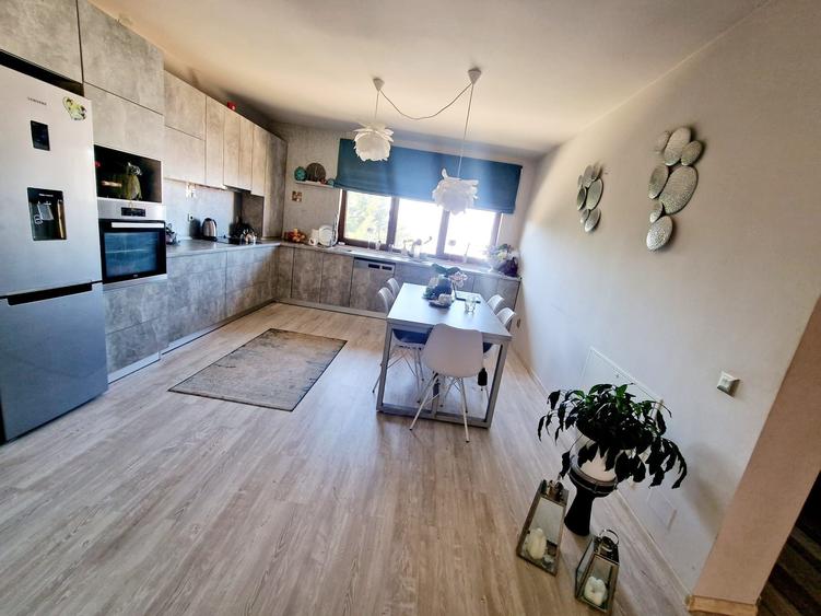 Casă cu 3 camere în Florești