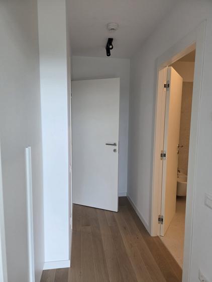 Apartament cu 3 camere decomandat în Floreasca