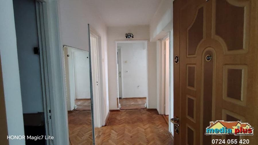 Apartament cu 3 camere decomandat în Țiglina 2