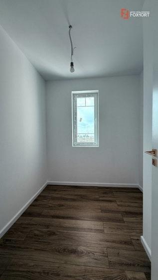 Duplex cu 4 camere cu Canalizare în Remetea Mare