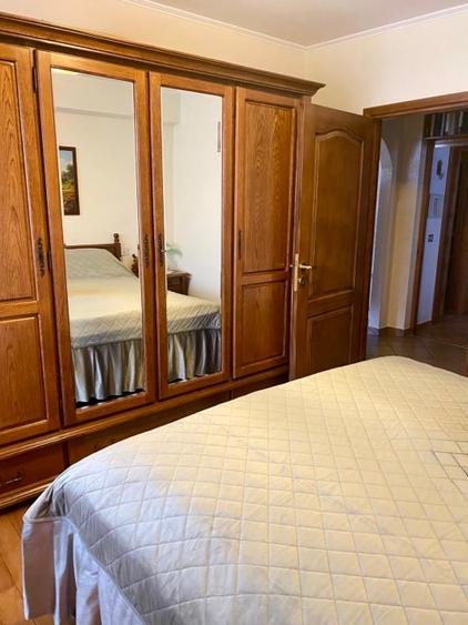 Apartament cu 3 camere decomandat, mobilat în Central