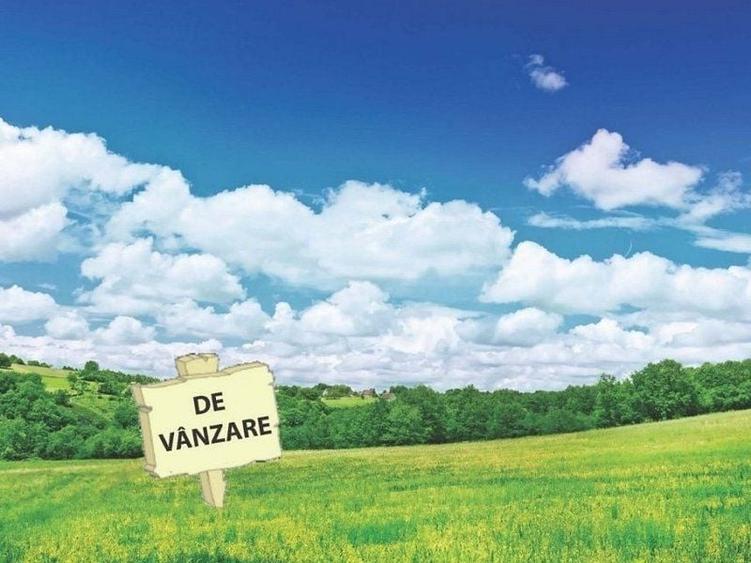 Teren Construcții intravilan de 1528 mp, în Est