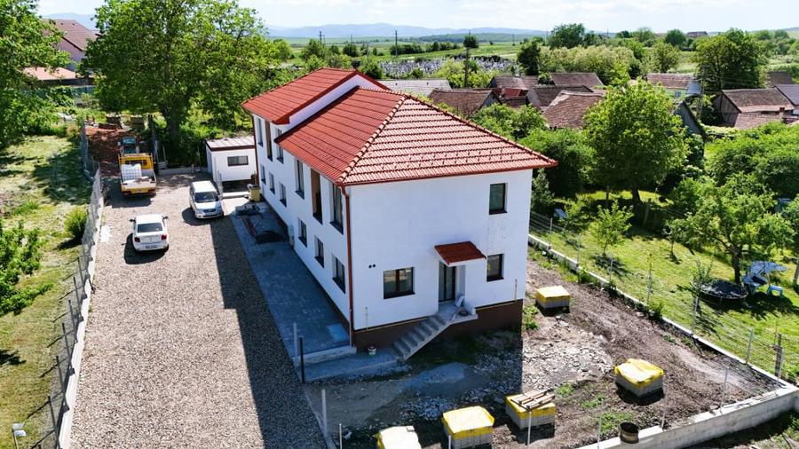 Casă cu 4 camere cu Teren 300 Mp în Șura Mică