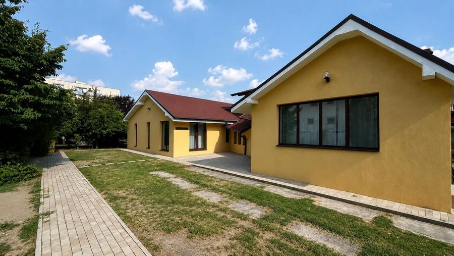 Casă individuală cu 7 camere cu Canalizare în Braytim