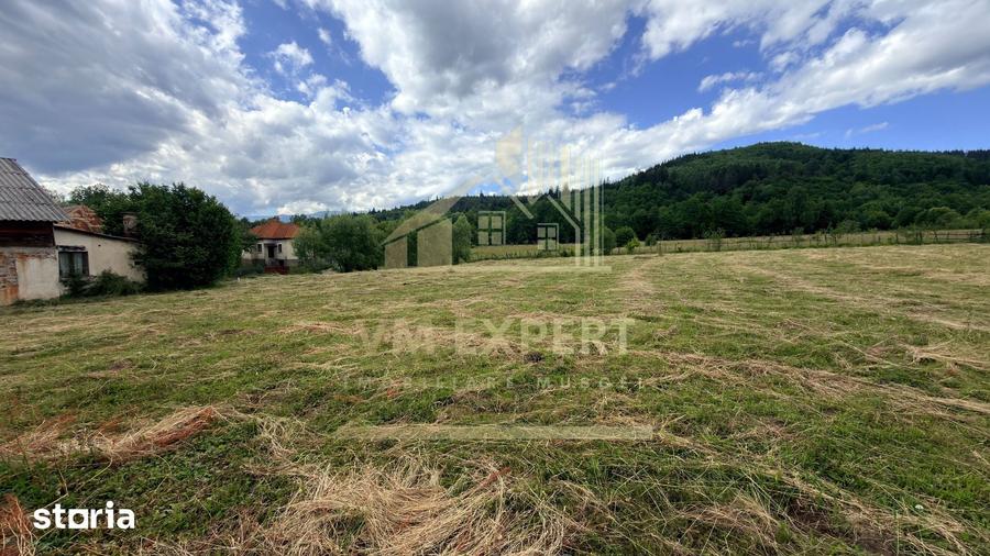 Casă cu 3 camere cu Teren 6997 Mp în Moieciu