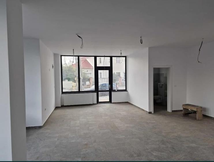 Spațiu comercial, de 10 mp, în Central